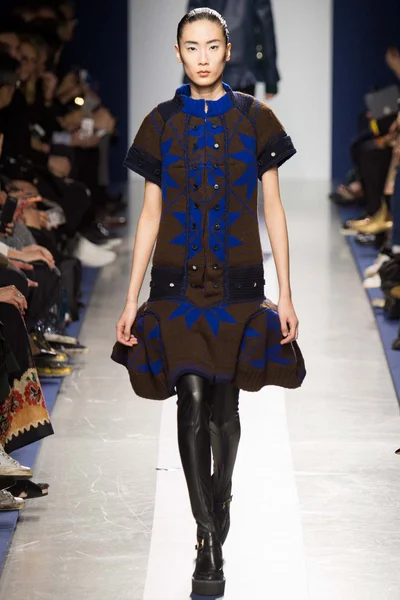 Look 19